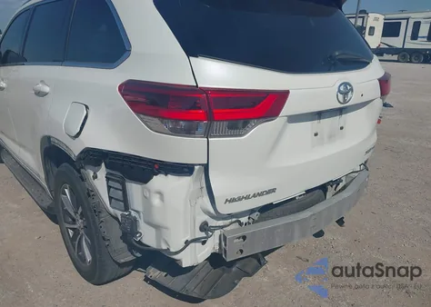 2017 Toyota Highlander Xle z USA, uszkodzony, nr VIN 5TDJZRFH9HS516992